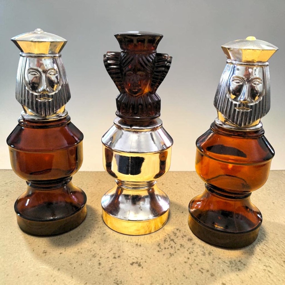 VTG 70s Avon Chess Piece Decanter Set King Queen Amber Glass After Shave Bottles